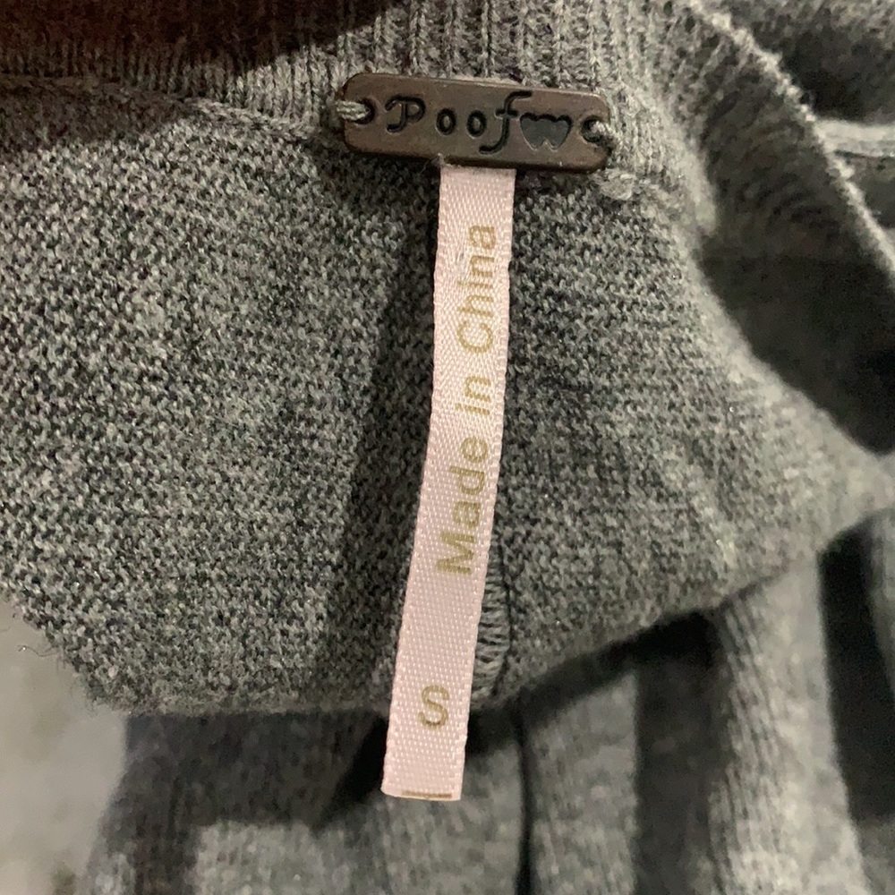 POOF SWEATER - Picture 6 of 7